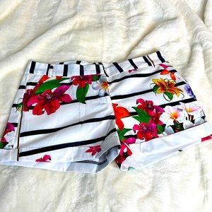 NWT Satin Look Tropical Design Women’s  Shorts Size L